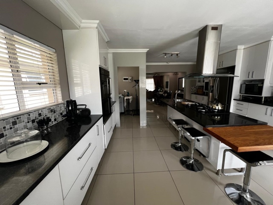 8 Bedroom Property for Sale in Abbotsford Eastern Cape